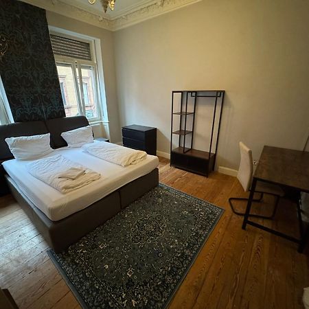 Zimmer In Kaiserslautern Extérieur photo