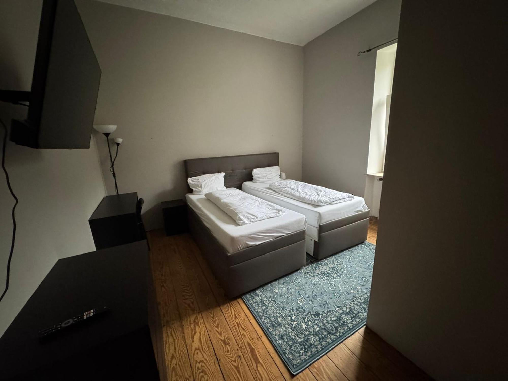 Zimmer In Kaiserslautern Extérieur photo