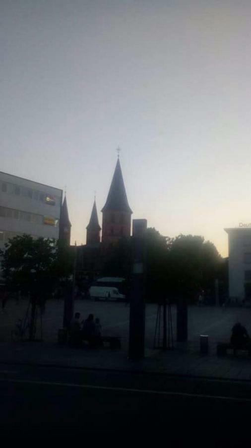 Zimmer In Kaiserslautern Extérieur photo